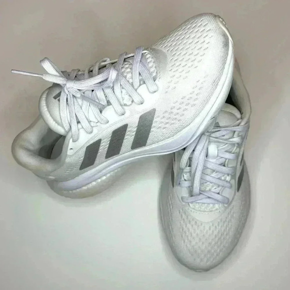 ADIDAS WOMENS SUPERNOVA 2 RUNNING SNEAKERS SIZE- 6.5 - Picture 3 of 11